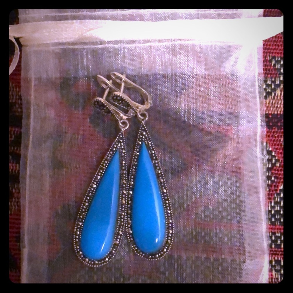 Gorgeous earrings ! 💙💙💙